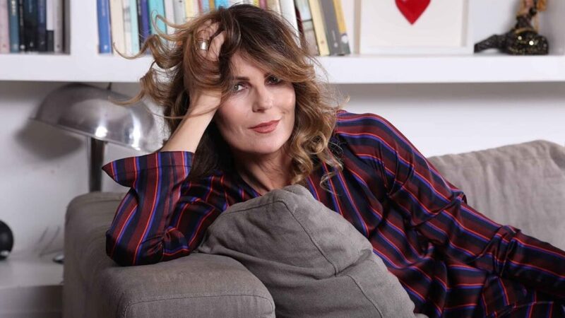 Durante È Sempre Cartabianca, Marina La Rosa lancia una provocazione su Vannacci e lo paragona al Duce. Il web si divide. Scoppia la polemica.